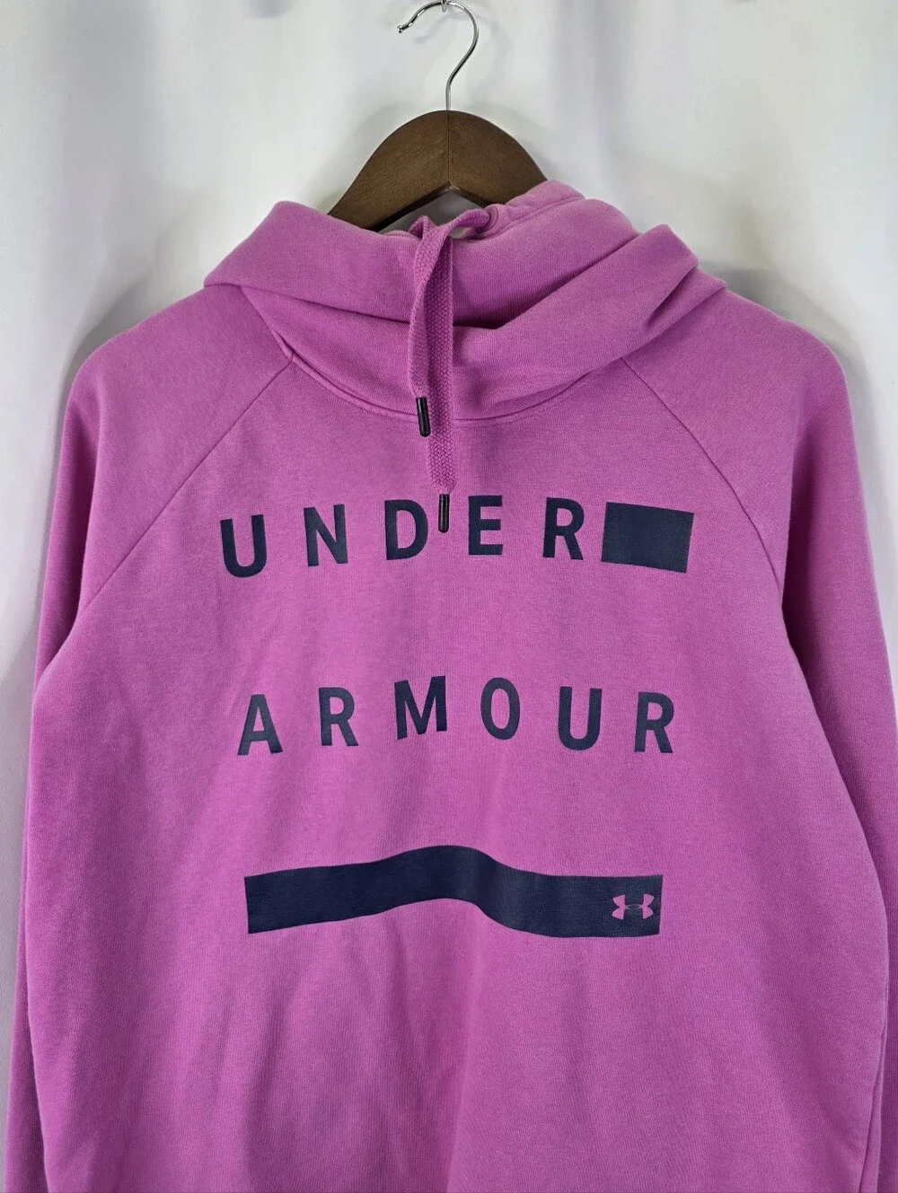 Under Armour Hoodie Women Medium Pink Loose Fit Pullover Sweatshirt Sweater Cozy
